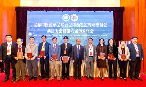 頒證書1.jpg